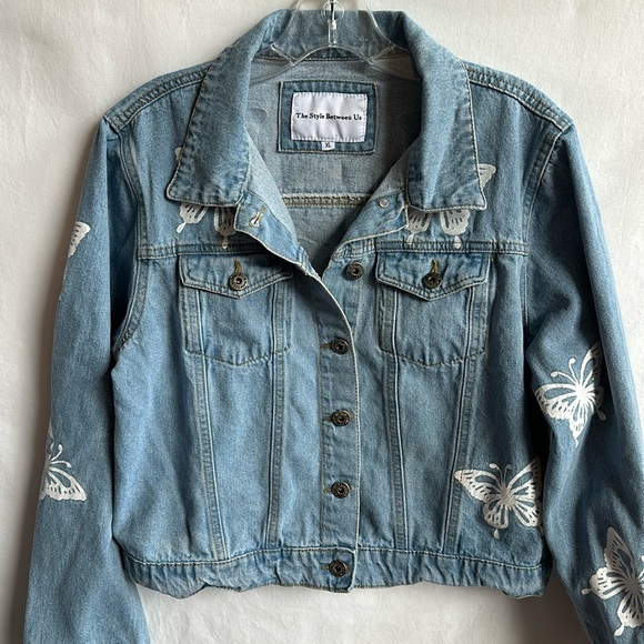 The Style Between Us Jackets & Blazers - The Style Between Us butterfly print denim jacket, size XL